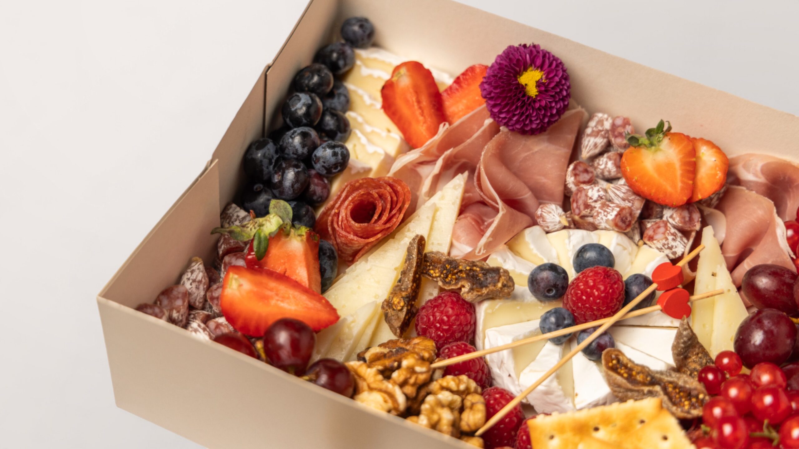 Deluxe Charcuterie Box